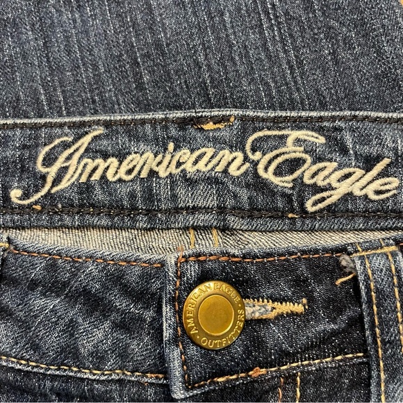 American Eagle Skinny 77 Lightly Distressed Jeans. Size 2 - Picture 4 of 7